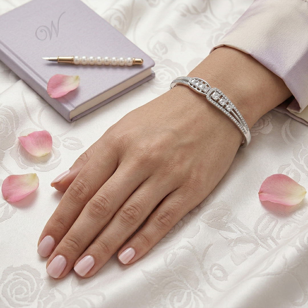 Queen Three Stone Bangle