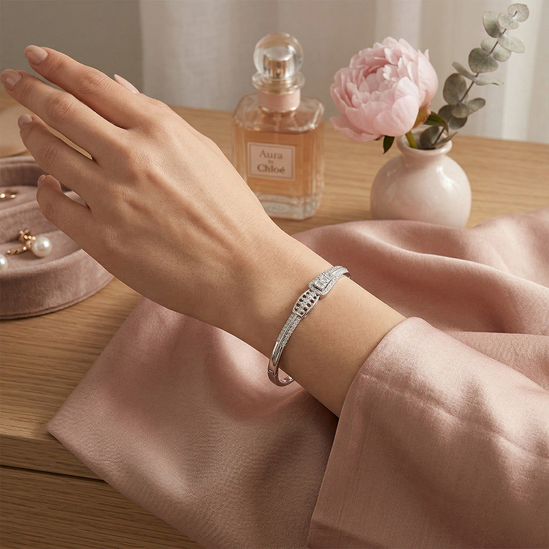 Queen Three Stone Bangle
