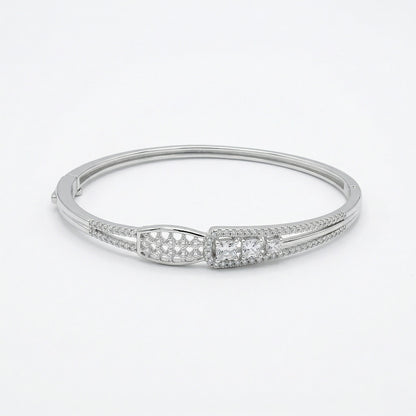 Queen Three Stone Bangle