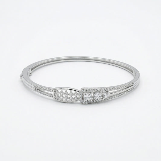 Queen Three Stone Bangle